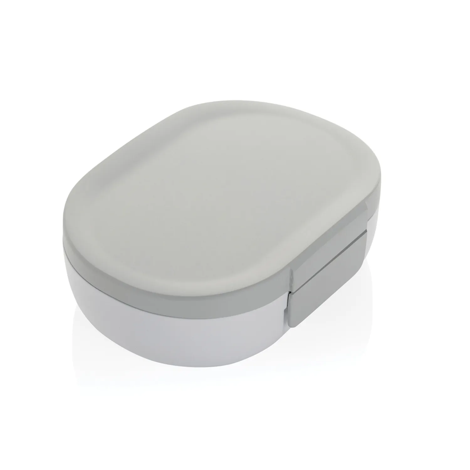 белый; серый