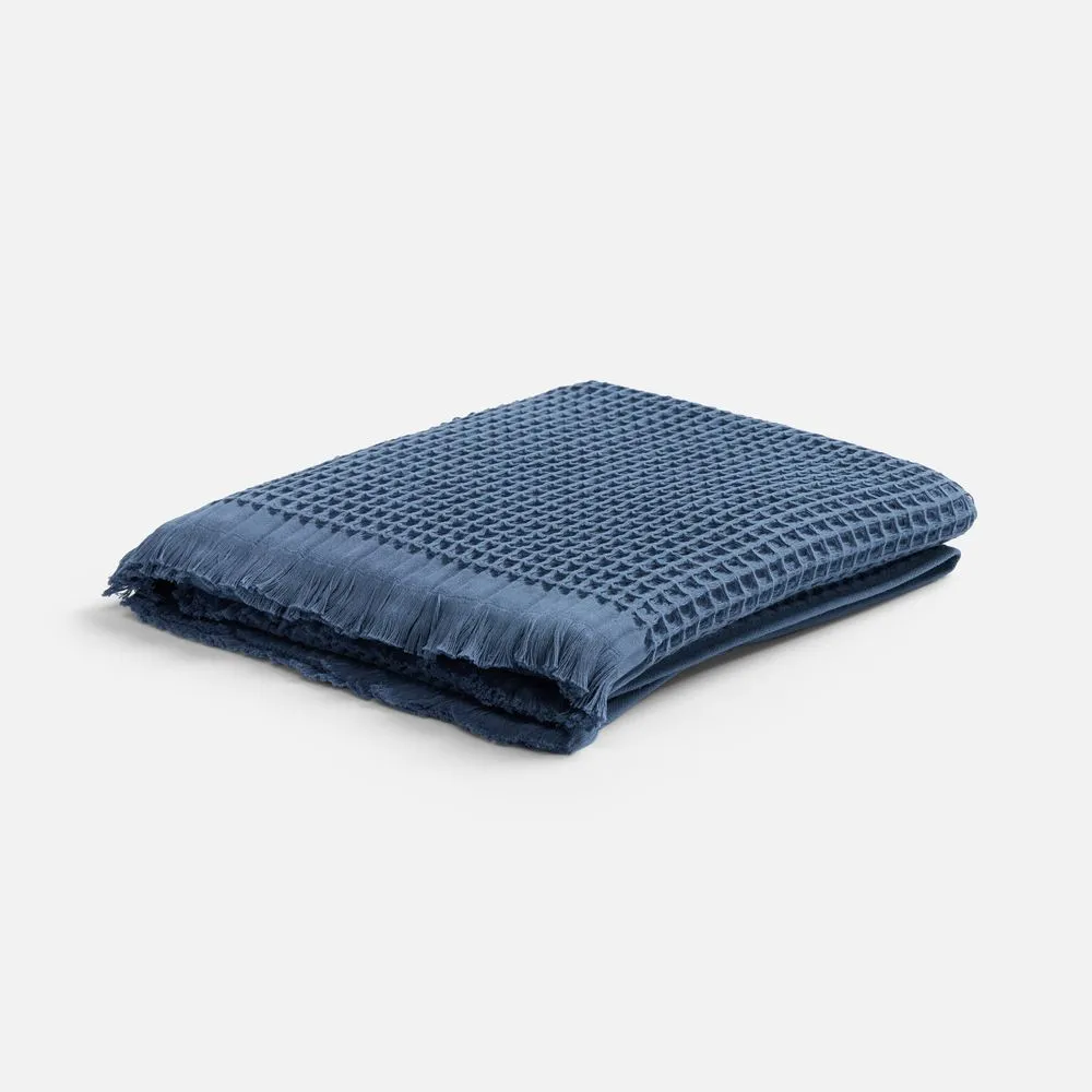 темно-синий